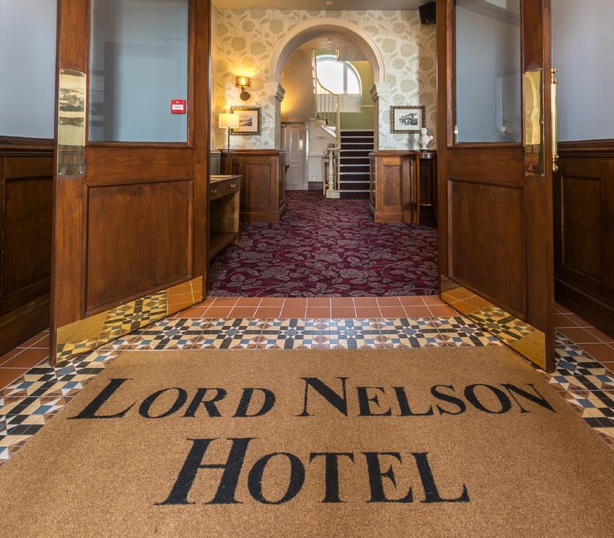 Lord Nelson Hotel Pembroke Buitenkant foto